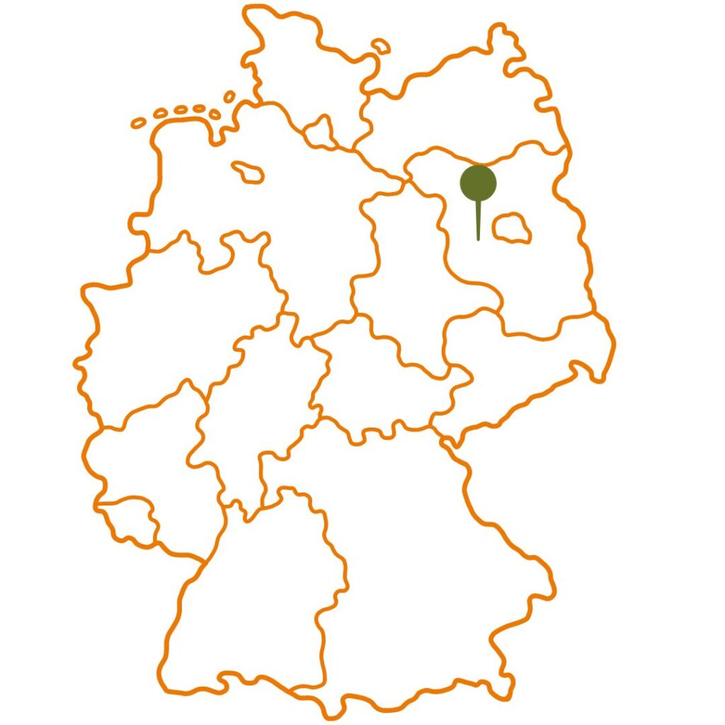 Zu sehen ist die Deutschlandkarte, auf der ein Pin mit dem Standort des Hofs in Klaistow verlinkt ist.