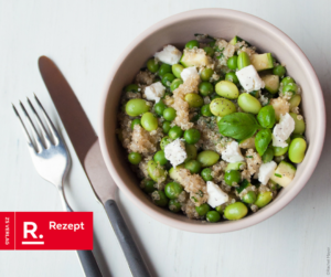 Fertige Quinoa-Bowl von oben fotografiert