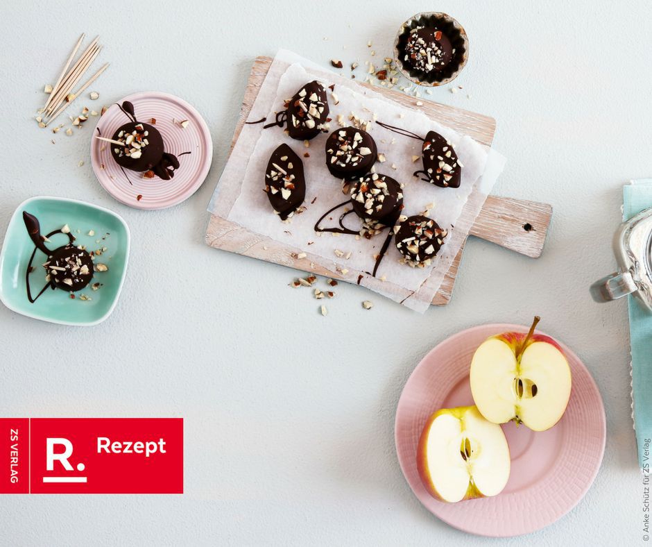 Zutaten für das Rezept auf einer Arbeitsplatte.